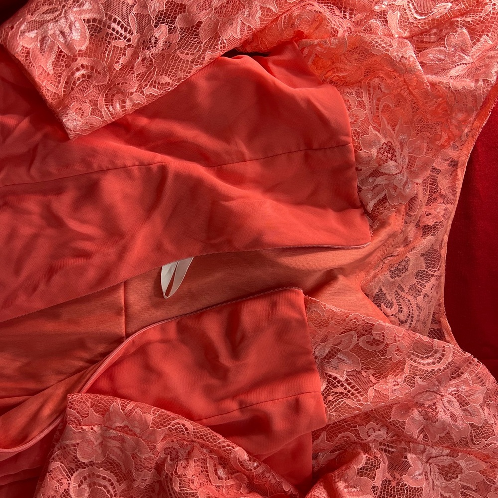 Elegant Coral Lace Long Sleeve Gown size 14 New - Picture 10 of 10